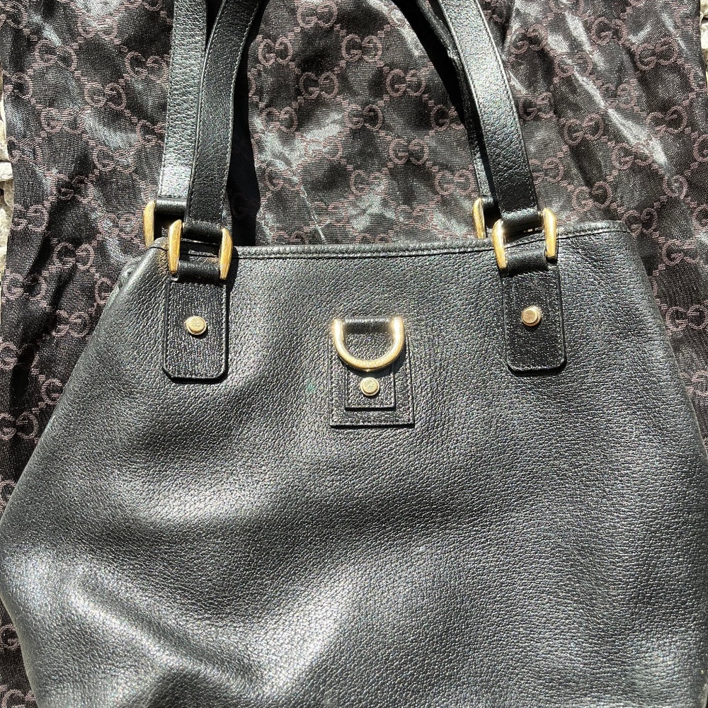 Black Leather Authentic Gucci Shoulder bag with dust bag